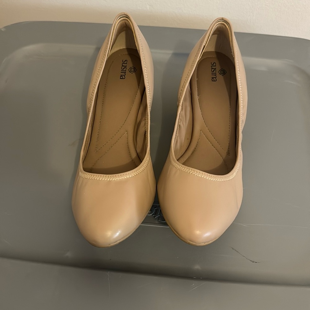Susana flats in good condition size 11